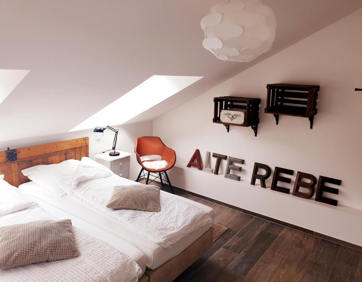 Zur Alten Rebe Ferienhaus Und Weingut Конц Экстерьер фото